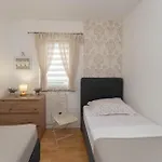Apartment Milka Povljana